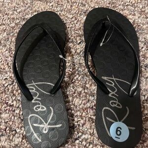 New ROxy flip flops